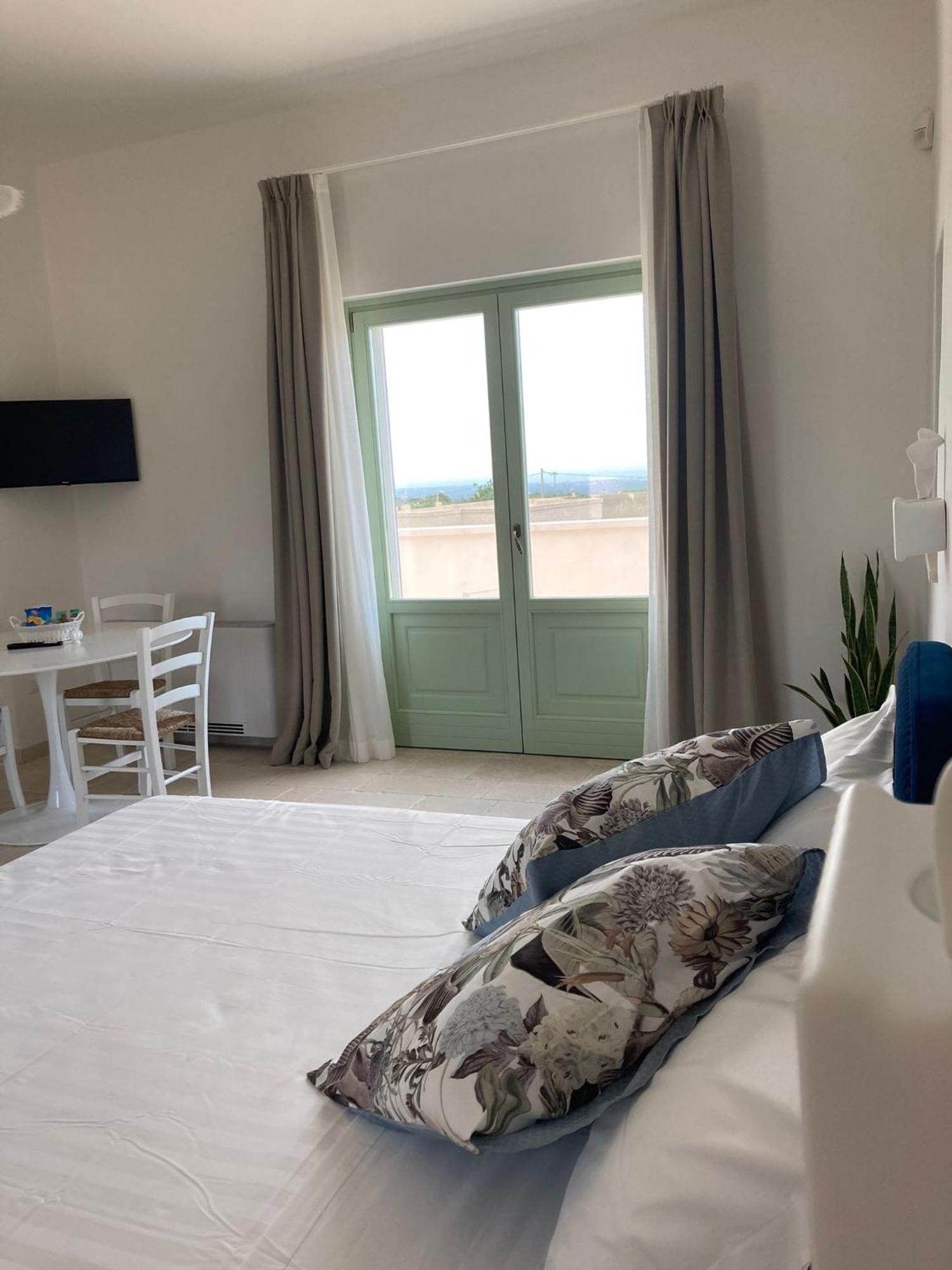 Dimora Stune Hotel ออสตูนี ภายนอก รูปภาพ